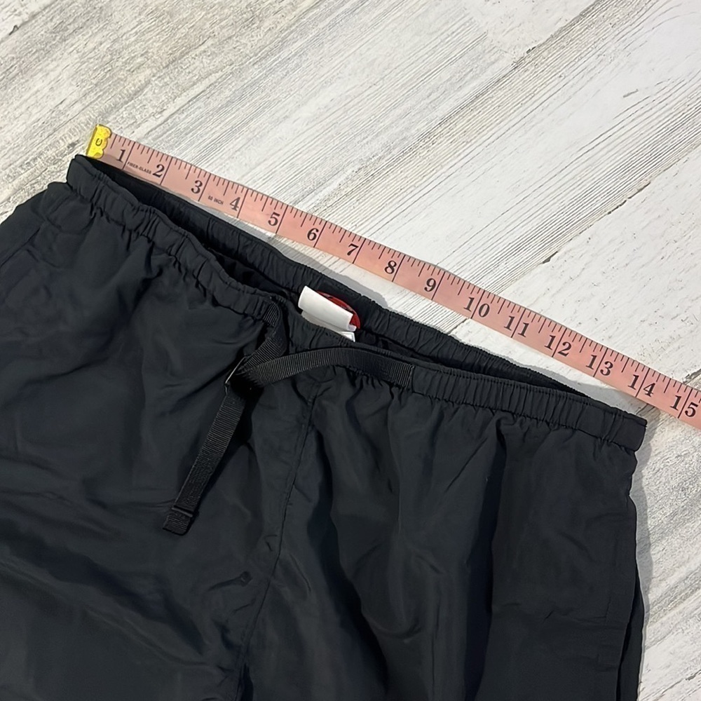 The North Face Black Shorts Size L - Picture 7 of 8